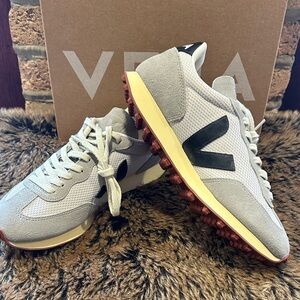 Veja Rio Branco Alveomesh Light-Grey-Black Sneakers. Size 9.